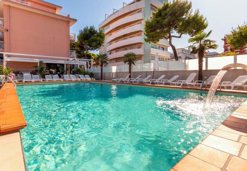 Hotel D'Annunzio Lido di Jesolo Buitenkant foto