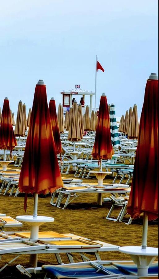 Hotel D'Annunzio Lido di Jesolo Buitenkant foto