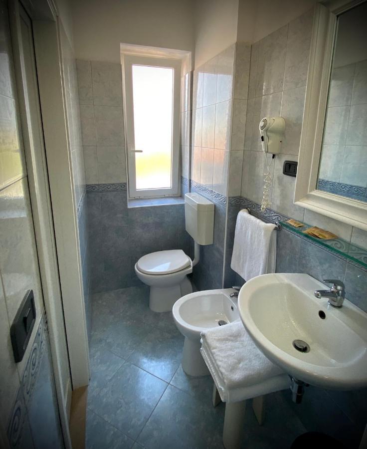 Hotel D'Annunzio Lido di Jesolo Buitenkant foto