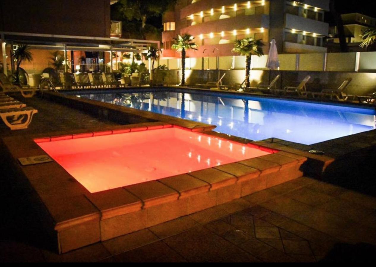 Hotel D'Annunzio Lido di Jesolo Buitenkant foto