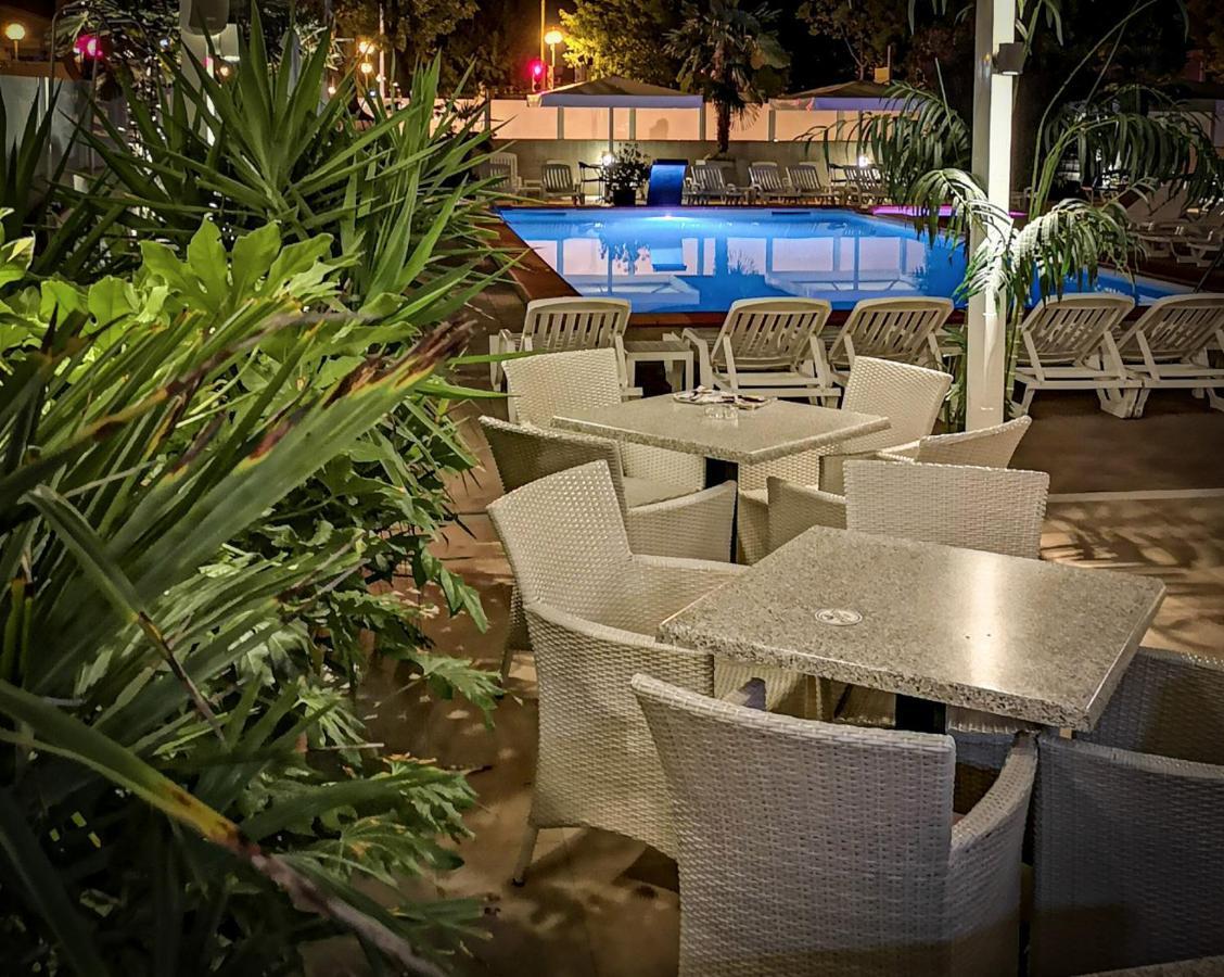 Hotel D'Annunzio Lido di Jesolo Buitenkant foto