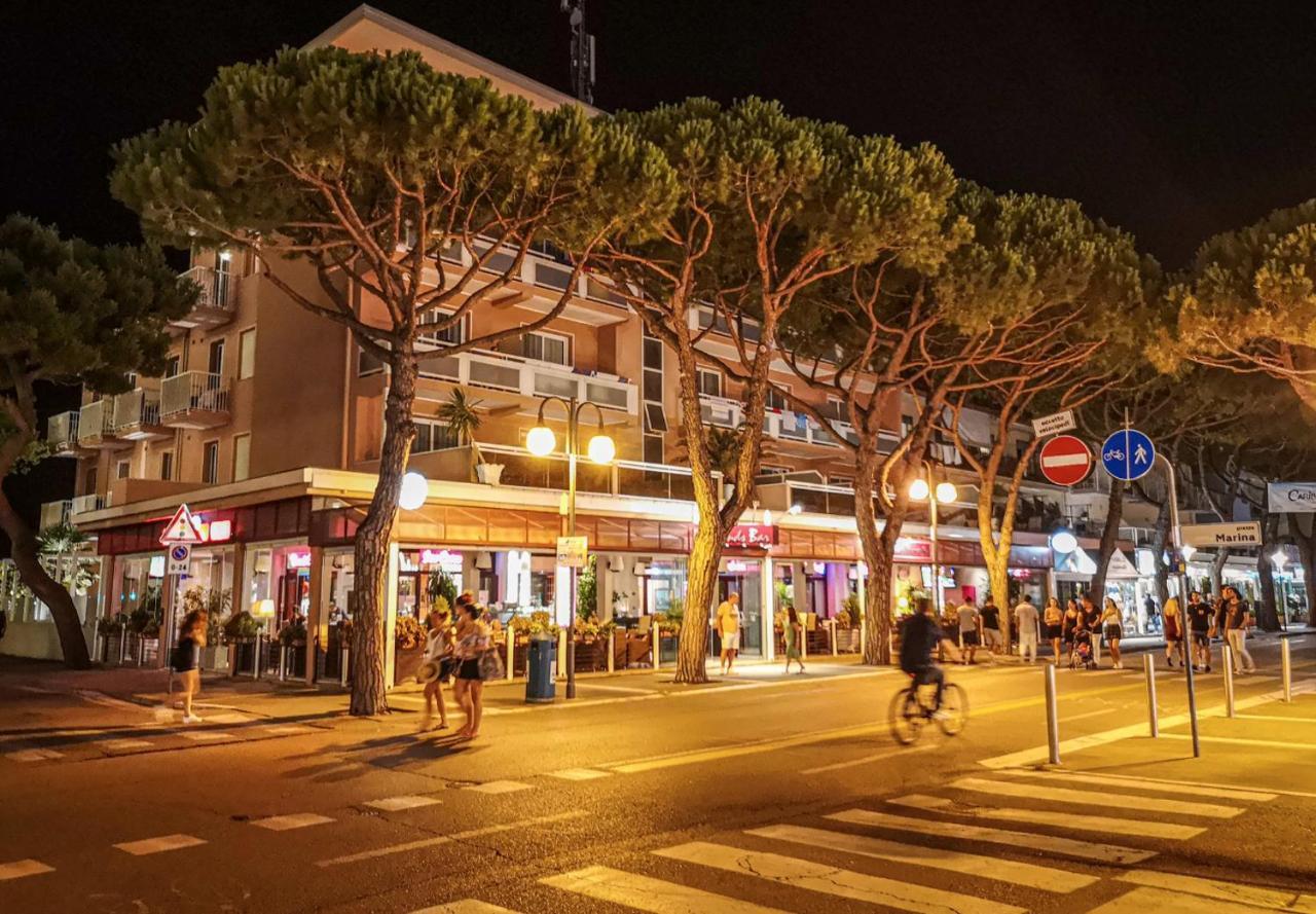 Hotel D'Annunzio Lido di Jesolo Buitenkant foto