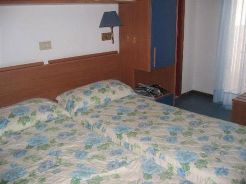 Hotel D'Annunzio Lido di Jesolo Buitenkant foto
