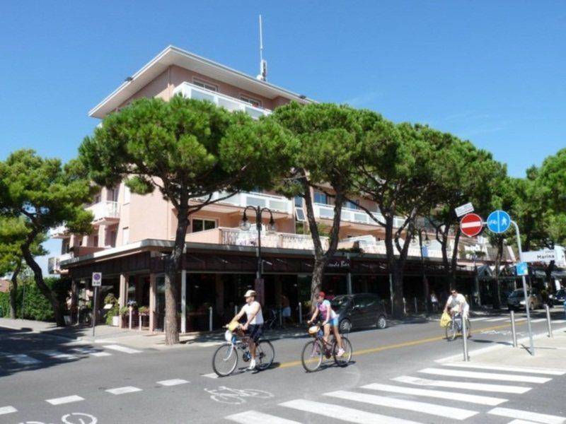 Hotel D'Annunzio Lido di Jesolo Buitenkant foto